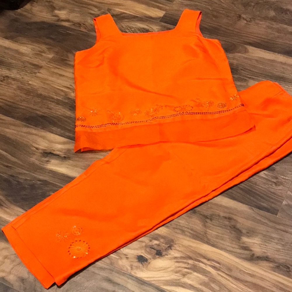 NWT Russell Kemp NY Sequined and Beaded Sleeveless Top and Capri set Size 12